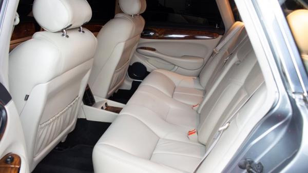 2002 Jaguar XJR 
