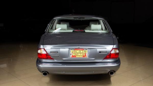 2002 Jaguar XJR 
