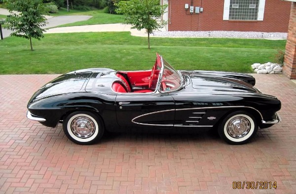 1961 Chevrolet Corvette Dual Quads - Great Video