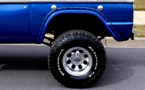 1975 Ford Bronco Pro Touring 4x4 with less than 100 test miles!!