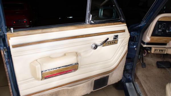 1989 Jeep Grand Wagoneer 4X4 