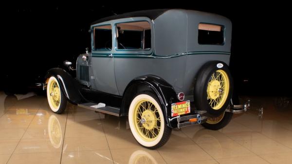1929 Ford Tudor 
