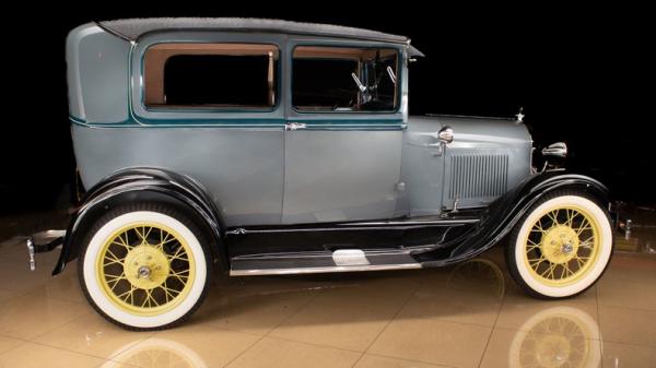 1929 Ford Tudor 