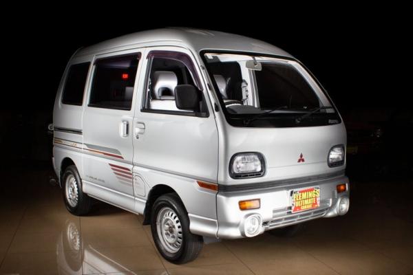 1992 Mitsubishi Bravo 4X4 Microvan 