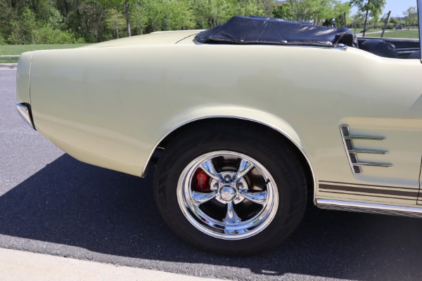 1966 FORD Mustang V-8 Convertible