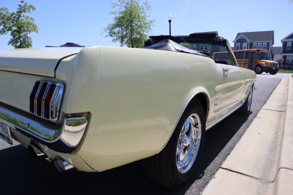 1966 FORD Mustang V-8 Convertible