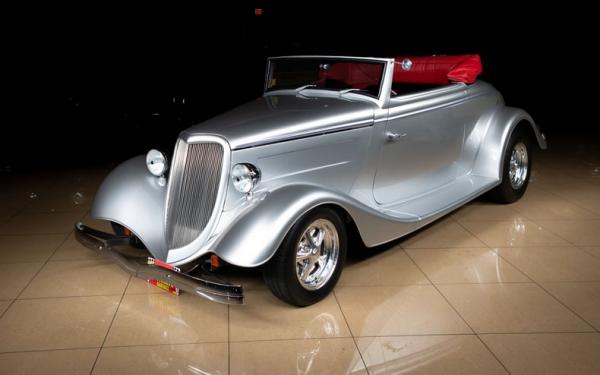 1934 Ford Cabriolet 