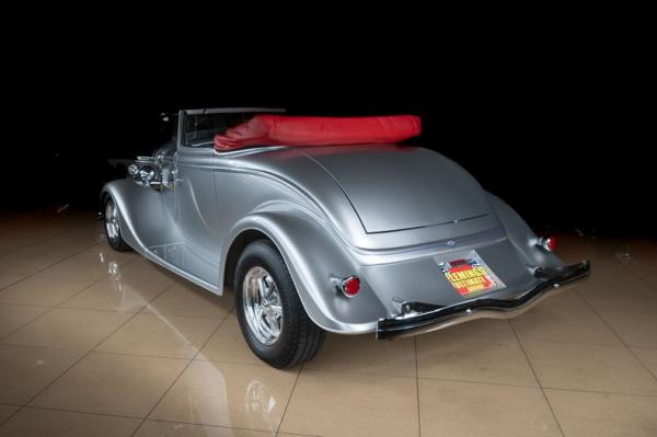 1934 Ford Cabriolet 