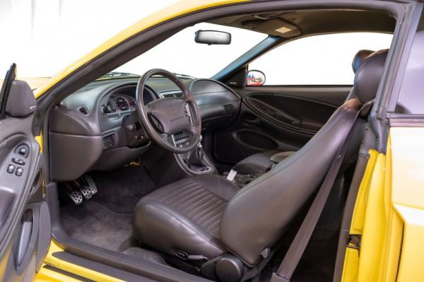 2003 Ford Mustang Mach 1 