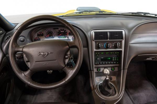2003 Ford Mustang Mach 1 