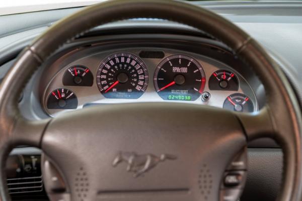 2003 Ford Mustang Mach 1 