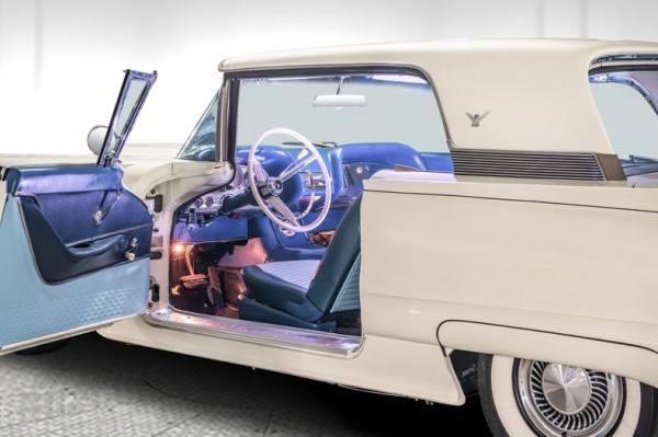 1959 Ford Thunderbird Coupe 