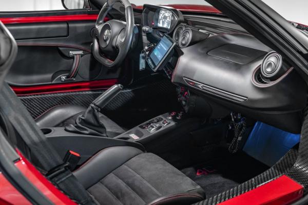 2015 Alfa Romeo 4C Launch edition 