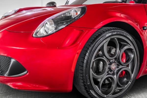 2015 Alfa Romeo 4C Launch edition 