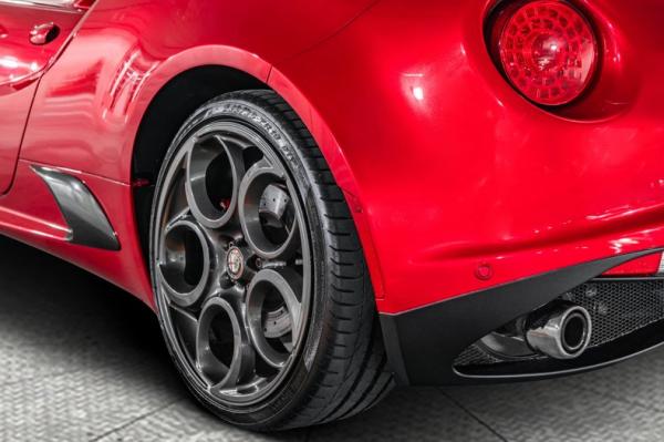 2015 Alfa Romeo 4C Launch edition 