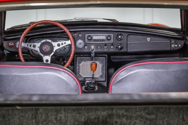 1966 MG MGB GT 