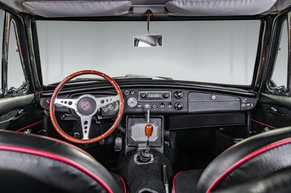 1966 MG MGB GT 