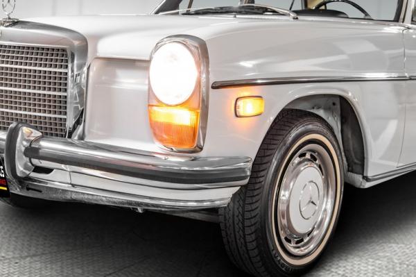 1973 Mercedes-Benz 220D 2 owner survivor 