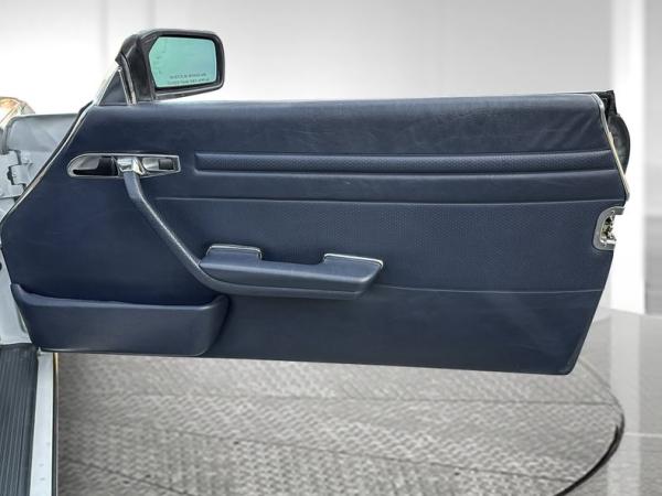 1988 Mercedes-Benz 560SL Roadster 