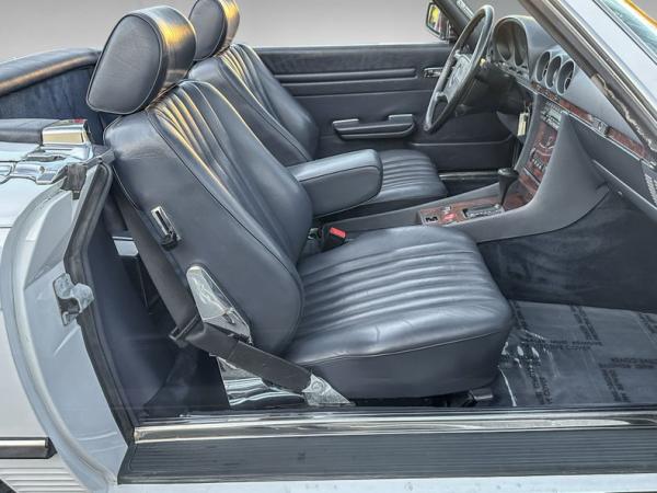 1988 Mercedes-Benz 560SL Roadster 