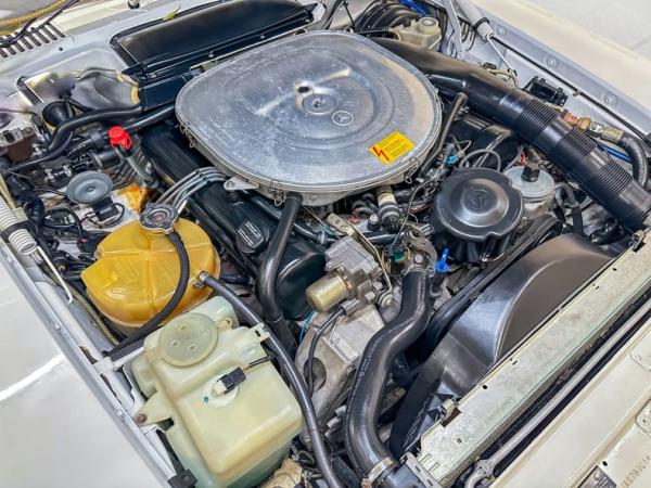 1988 Mercedes-Benz 560SL Roadster 