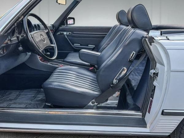 1988 Mercedes-Benz 560SL Roadster 