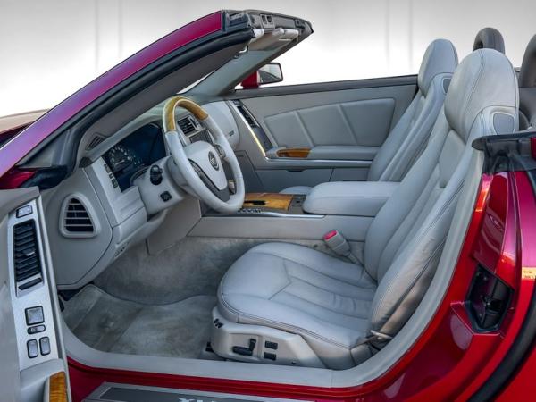 2004 Cadillac XLR Roadster 