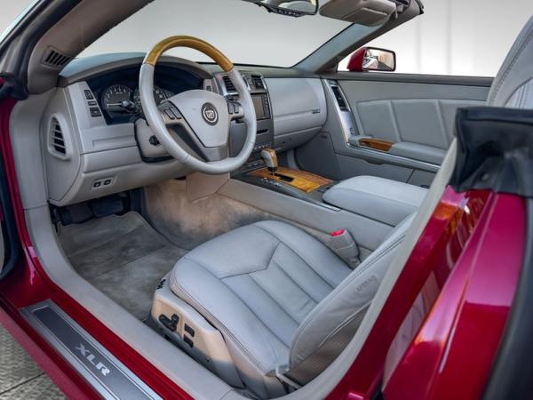2004 Cadillac XLR Roadster 