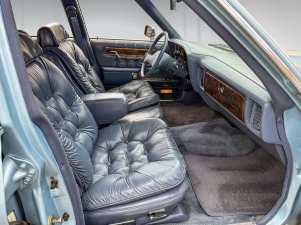 1988 Chrysler Fifth Ave 