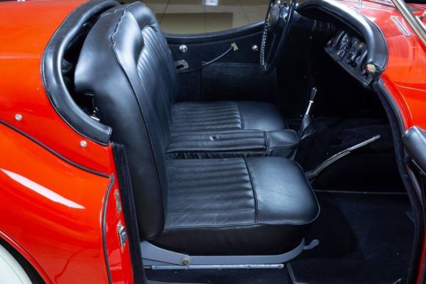 1954 Jaguar XK120 SE ROADSTER 