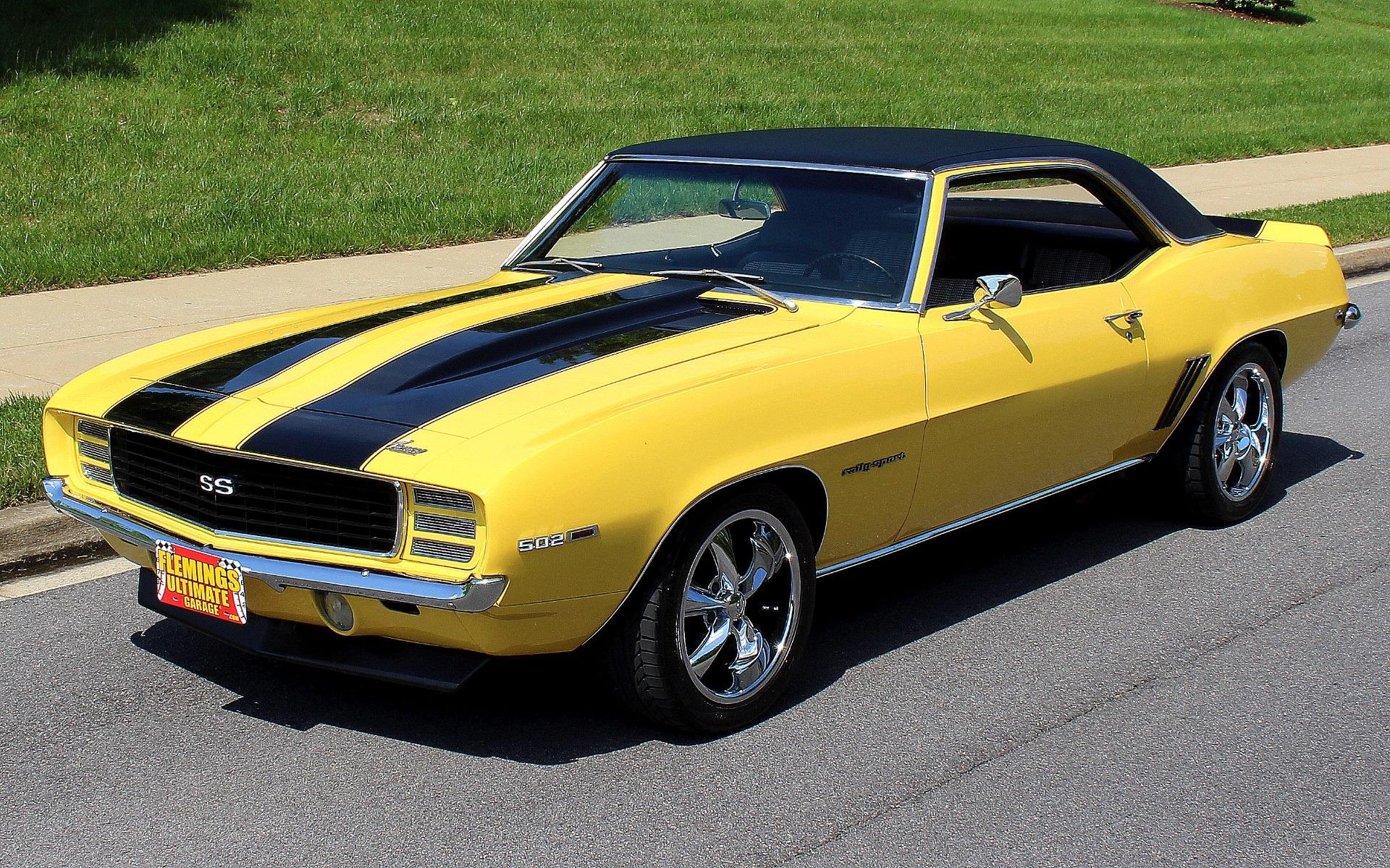 Машина шевроле бу. Chevrolet Camaro RS 1969. Camaro RS 1969. Шевроле Камаро РС 1969. Шевроле Камаро купе 1969.