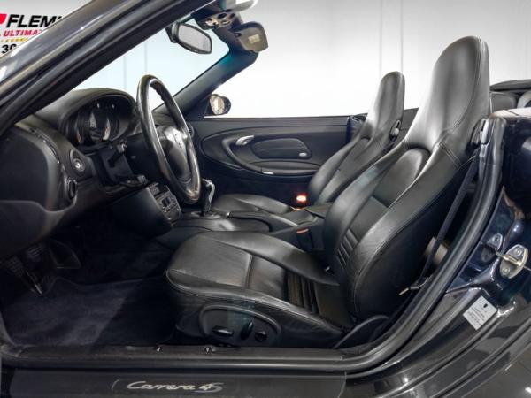 2004 Porsche 911 C4S cabriolet 