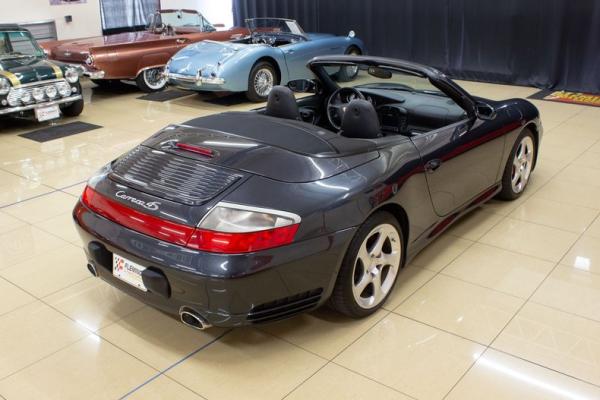 2004 Porsche 911 C4S cabriolet 