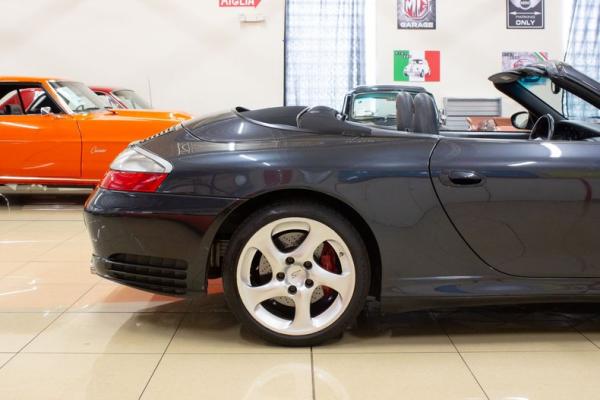 2004 Porsche 911 C4S cabriolet 
