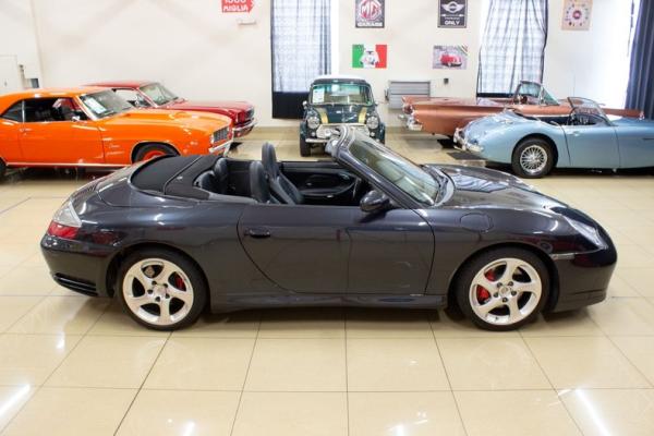2004 Porsche 911 C4S cabriolet 