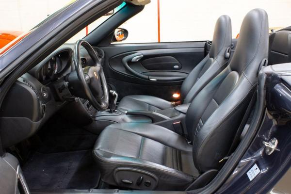 2004 Porsche 911 C4S cabriolet 