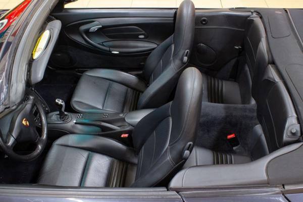 2004 Porsche 911 C4S cabriolet 