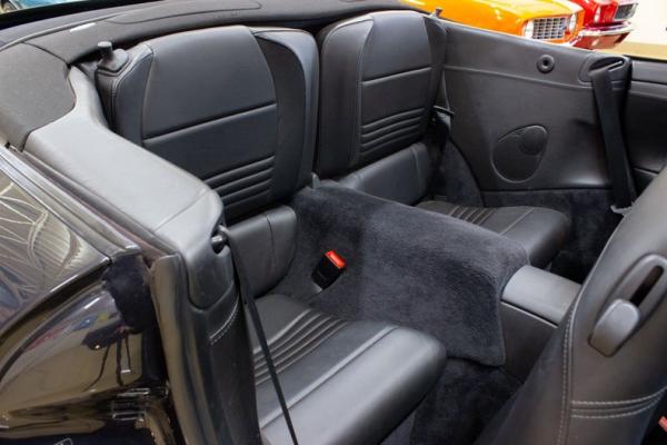 2004 Porsche 911 C4S cabriolet 
