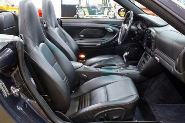 2004 Porsche 911 C4S cabriolet 