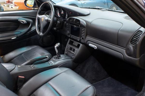 2004 Porsche 911 C4S cabriolet 
