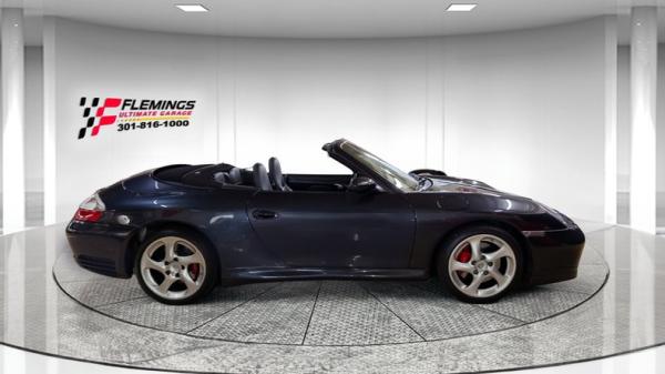 2004 Porsche 911 C4S cabriolet 