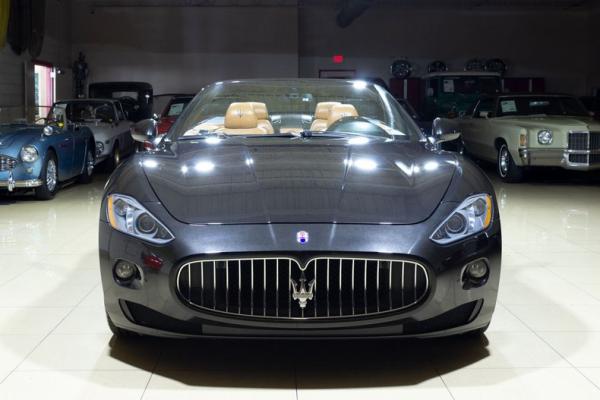 2015 Maserati Gran Turismo 