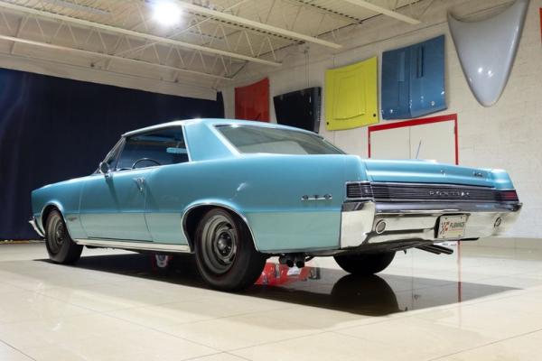 1965 Pontiac GTO Tri-Power 