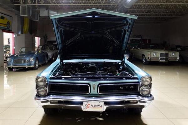1965 Pontiac GTO Tri-Power 