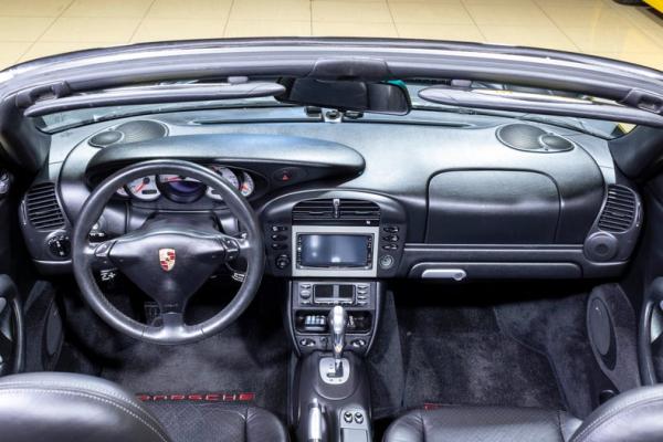 2004 Porsche 911 Carerra cabriolet 