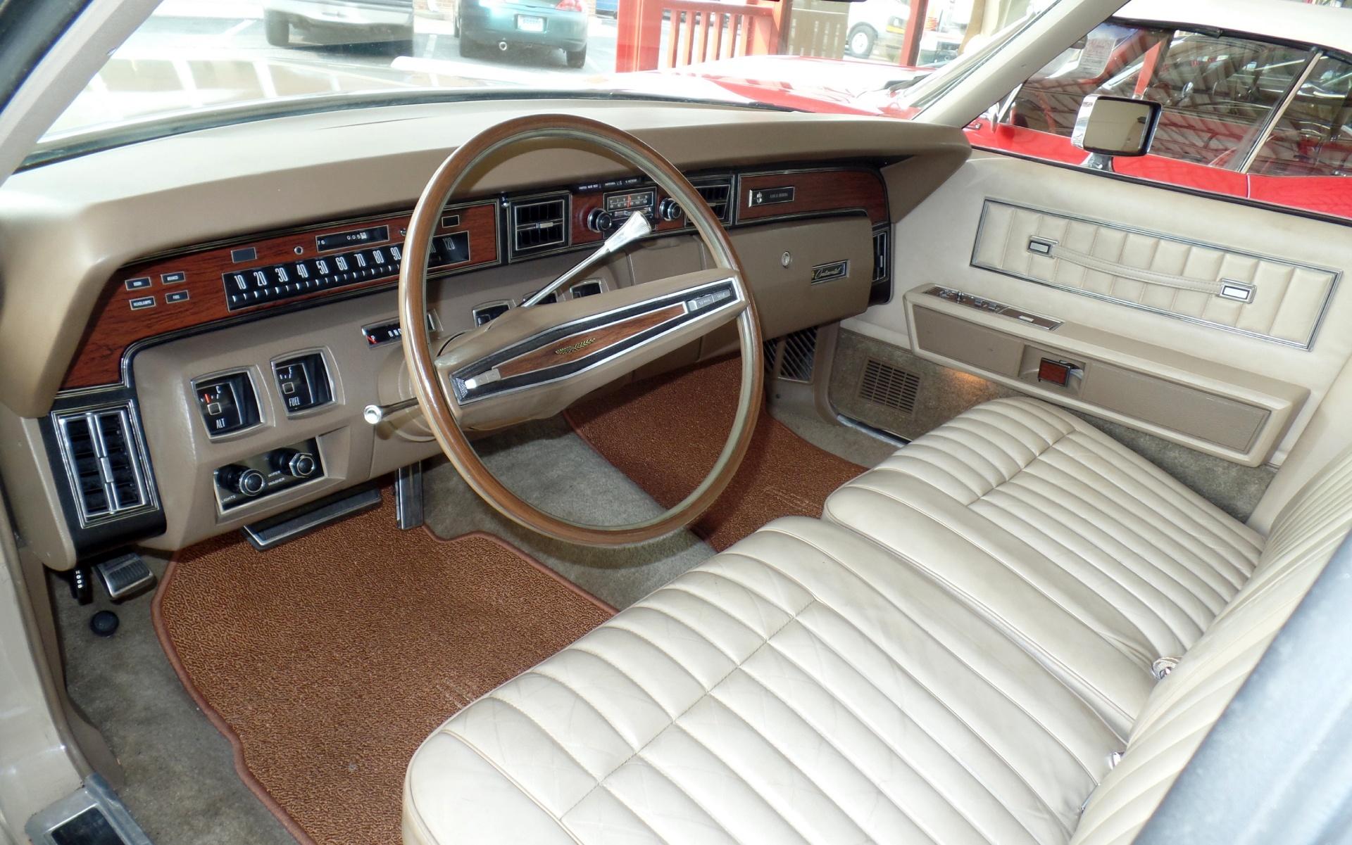 1973 Lincoln Continental Luxury Sedan