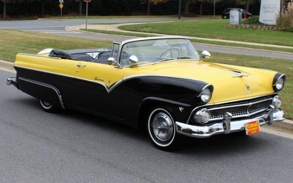 1955 Ford Sunliner 