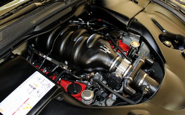 2013 Maserati Gran Turismo 