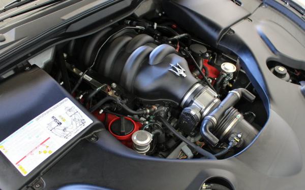 2012 Maserati Gran Turismo Roadster 