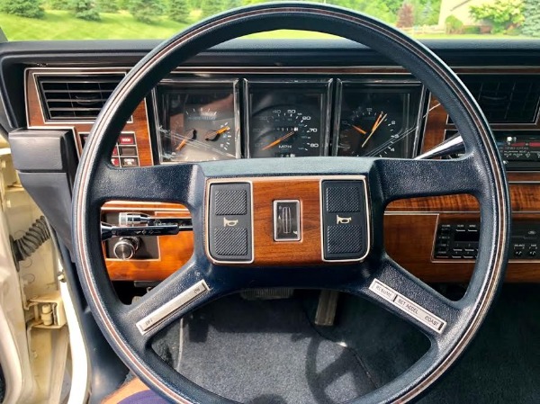 1989 Lincoln Town Car 